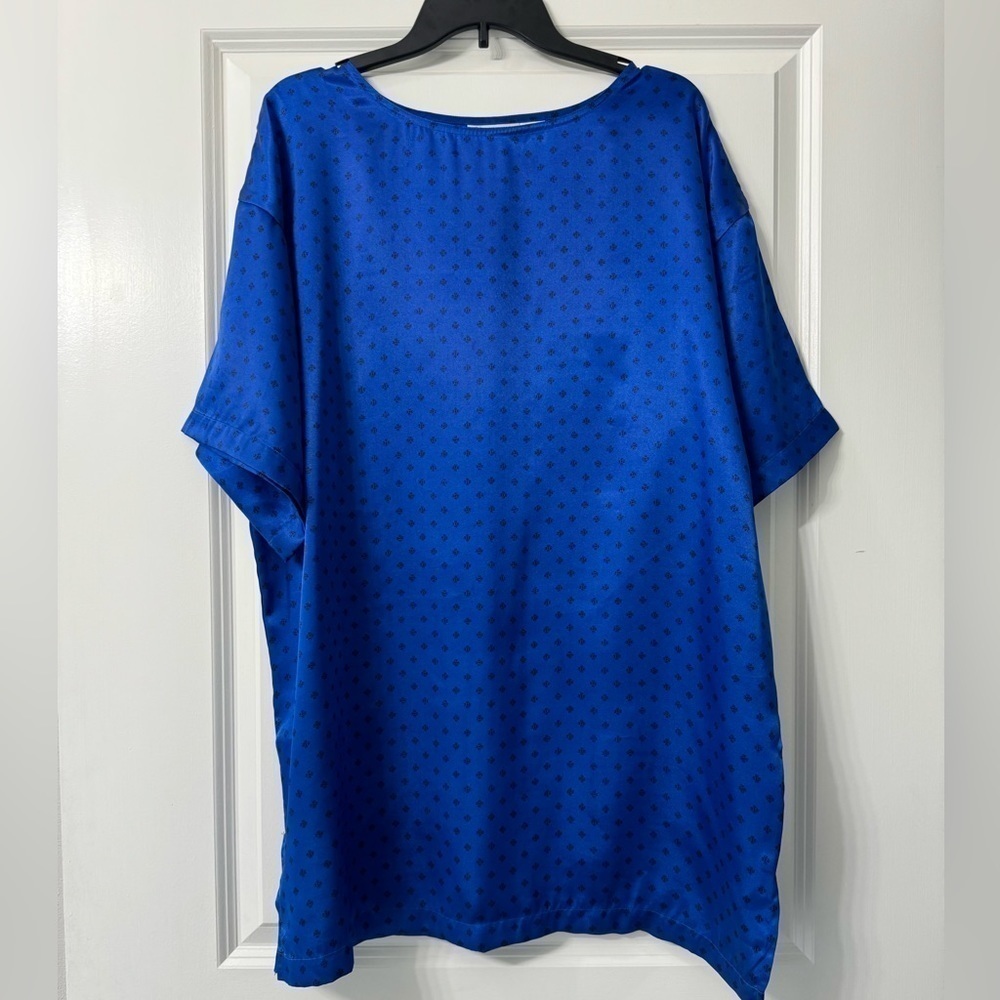 Vintage Victoria’s secret gold label oversized sleep shirt size large
